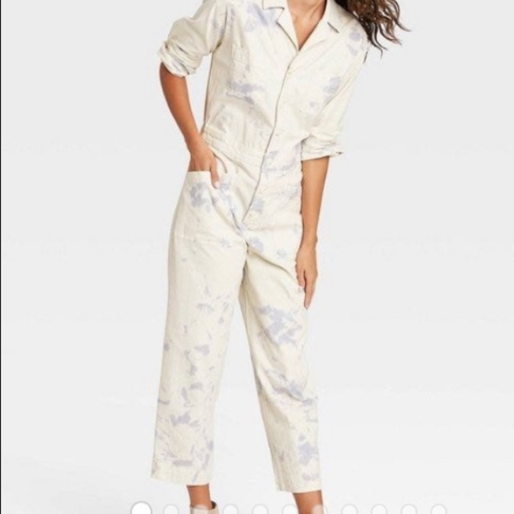 Universal threads size 04 exclusive to Target